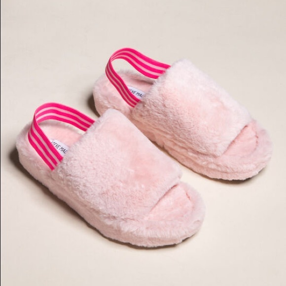 Fuzz slippers - Picture 1 of 1